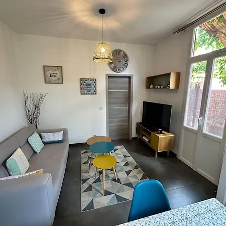 Maison à Hébergement de vacances *